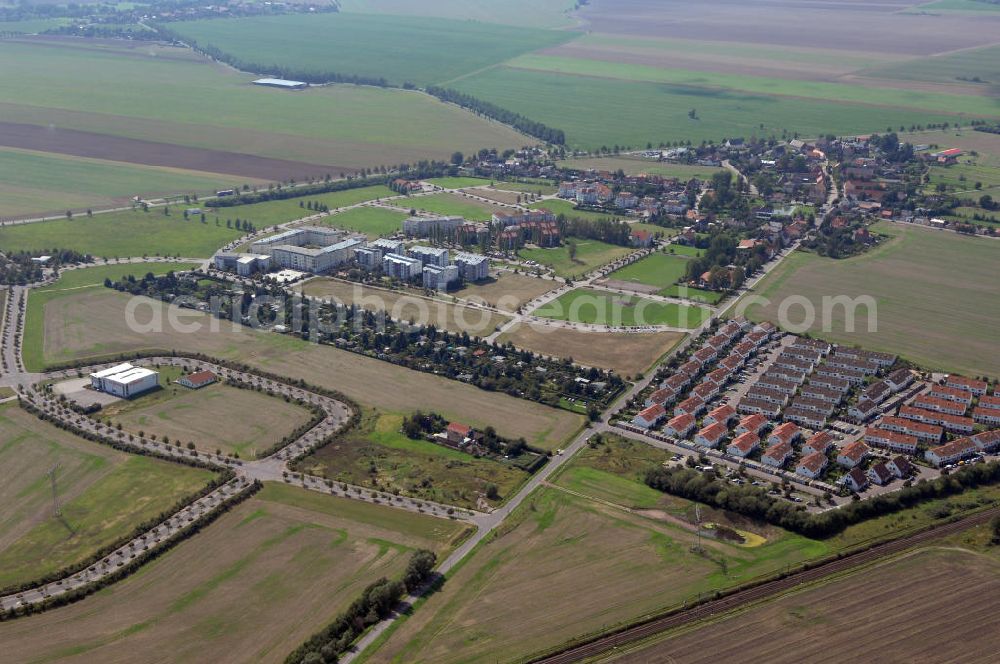 Aerial image Großkugel - Der Gewerbepark Großkugel bietet mehr als nur Gewerbegrundstücke. Flexible Grundstücksgrößen, bedarfsgerechten Zuschnitt der Grundstücke, ebene Lage, sofortige Bebaubarkeit. Das alles in der Nähe des Flughafens Leipzig-Halle, der Autobahn A9 (Nürnberg - Berlin) und der Bundesstraße B6. Ein sehr guter Standort für Industrie-, Gewerbe- und Büroansiedlung. Ein Projekt der HVB-Immobilien AG.