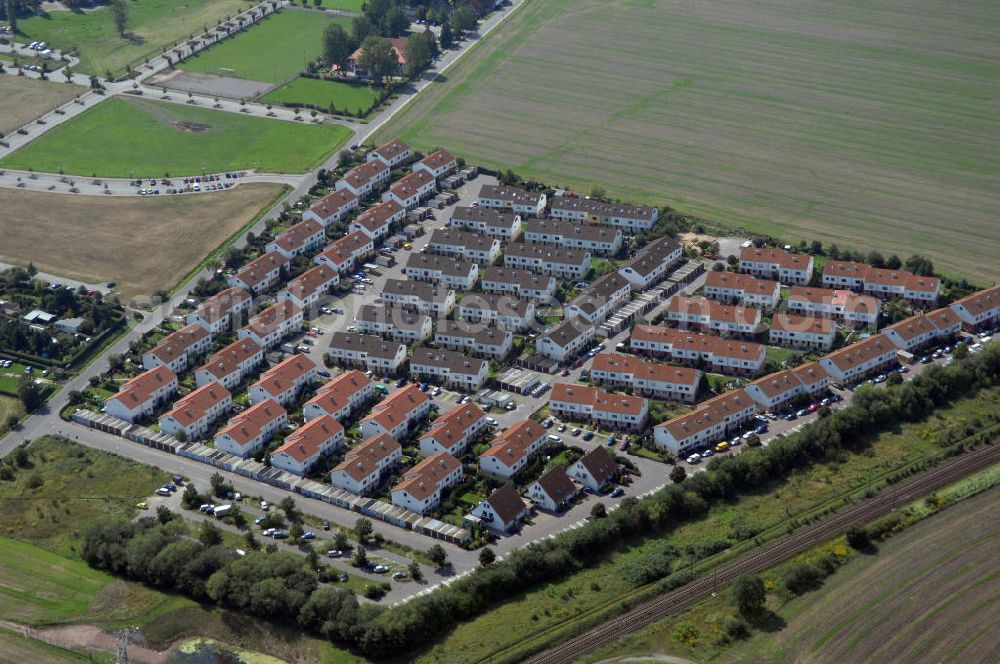 Großkugel from above - Der Gewerbepark Großkugel bietet mehr als nur Gewerbegrundstücke. Flexible Grundstücksgrößen, bedarfsgerechten Zuschnitt der Grundstücke, ebene Lage, sofortige Bebaubarkeit. Das alles in der Nähe des Flughafens Leipzig-Halle, der Autobahn A9 (Nürnberg - Berlin) und der Bundesstraße B6. Ein sehr guter Standort für Industrie-, Gewerbe- und Büroansiedlung. Ein Projekt der HVB-Immobilien AG.