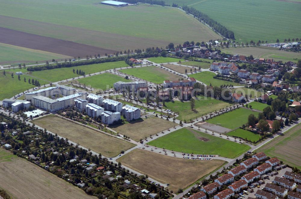 Aerial image Großkugel - Der Gewerbepark Großkugel bietet mehr als nur Gewerbegrundstücke. Flexible Grundstücksgrößen, bedarfsgerechten Zuschnitt der Grundstücke, ebene Lage, sofortige Bebaubarkeit. Das alles in der Nähe des Flughafens Leipzig-Halle, der Autobahn A9 (Nürnberg - Berlin) und der Bundesstraße B6. Ein sehr guter Standort für Industrie-, Gewerbe- und Büroansiedlung. Ein Projekt der HVB-Immobilien AG.