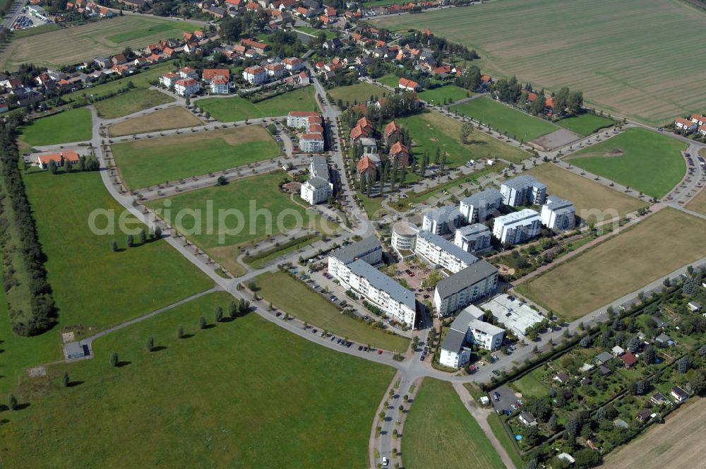 Großkugel from the bird's eye view: Der Gewerbepark Großkugel bietet mehr als nur Gewerbegrundstücke. Flexible Grundstücksgrößen, bedarfsgerechten Zuschnitt der Grundstücke, ebene Lage, sofortige Bebaubarkeit. Das alles in der Nähe des Flughafens Leipzig-Halle, der Autobahn A9 (Nürnberg - Berlin) und der Bundesstraße B6. Ein sehr guter Standort für Industrie-, Gewerbe- und Büroansiedlung. Ein Projekt der HVB-Immobilien AG.