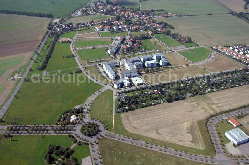 Aerial image Großkugel - Der Gewerbepark Großkugel bietet mehr als nur Gewerbegrundstücke. Flexible Grundstücksgrößen, bedarfsgerechten Zuschnitt der Grundstücke, ebene Lage, sofortige Bebaubarkeit. Das alles in der Nähe des Flughafens Leipzig-Halle, der Autobahn A9 (Nürnberg - Berlin) und der Bundesstraße B6. Ein sehr guter Standort für Industrie-, Gewerbe- und Büroansiedlung. Ein Projekt der HVB-Immobilien AG.