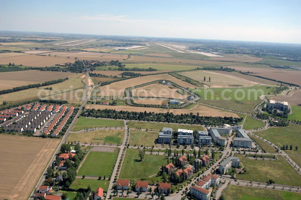 Großkugel from above - Der Gewerbepark Großkugel bietet mehr als nur Gewerbegrundstücke. Flexible Grundstücksgrößen, bedarfsgerechten Zuschnitt der Grundstücke, ebene Lage, sofortige Bebaubarkeit. Das alles in der Nähe des Flughafens Leipzig-Halle, der Autobahn A9 (Nürnberg - Berlin) und der Bundesstraße B6. Ein sehr guter Standort für Industrie-, Gewerbe- und Büroansiedlung. Ein Projekt der HVB-Immobilien AG.