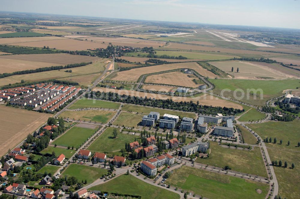 Aerial image Großkugel - Der Gewerbepark Großkugel bietet mehr als nur Gewerbegrundstücke. Flexible Grundstücksgrößen, bedarfsgerechten Zuschnitt der Grundstücke, ebene Lage, sofortige Bebaubarkeit. Das alles in der Nähe des Flughafens Leipzig-Halle, der Autobahn A9 (Nürnberg - Berlin) und der Bundesstraße B6. Ein sehr guter Standort für Industrie-, Gewerbe- und Büroansiedlung. Ein Projekt der HVB-Immobilien AG.