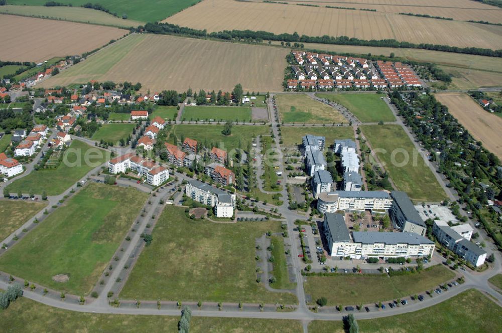 Großkugel from the bird's eye view: Der Gewerbepark Großkugel bietet mehr als nur Gewerbegrundstücke. Flexible Grundstücksgrößen, bedarfsgerechten Zuschnitt der Grundstücke, ebene Lage, sofortige Bebaubarkeit. Das alles in der Nähe des Flughafens Leipzig-Halle, der Autobahn A9 (Nürnberg - Berlin) und der Bundesstraße B6. Ein sehr guter Standort für Industrie-, Gewerbe- und Büroansiedlung. Ein Projekt der HVB-Immobilien AG.