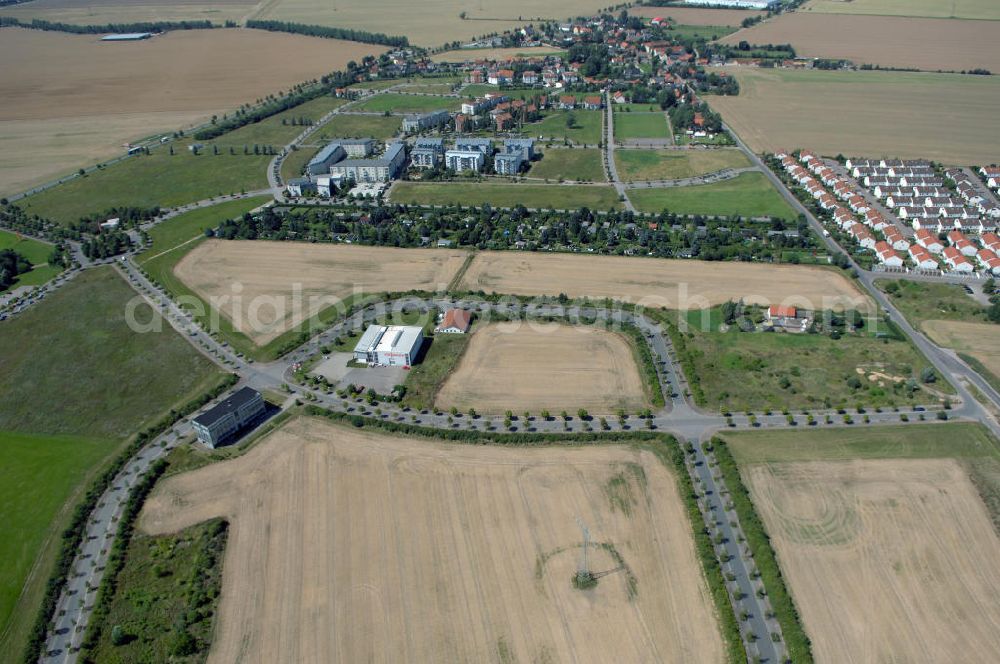 Aerial image Großkugel - Der Gewerbepark Großkugel bietet mehr als nur Gewerbegrundstücke. Flexible Grundstücksgrößen, bedarfsgerechten Zuschnitt der Grundstücke, ebene Lage, sofortige Bebaubarkeit. Das alles in der Nähe des Flughafens Leipzig-Halle, der Autobahn A9 (Nürnberg - Berlin) und der Bundesstraße B6. Ein sehr guter Standort für Industrie-, Gewerbe- und Büroansiedlung. Ein Projekt der HVB-Immobilien AG.