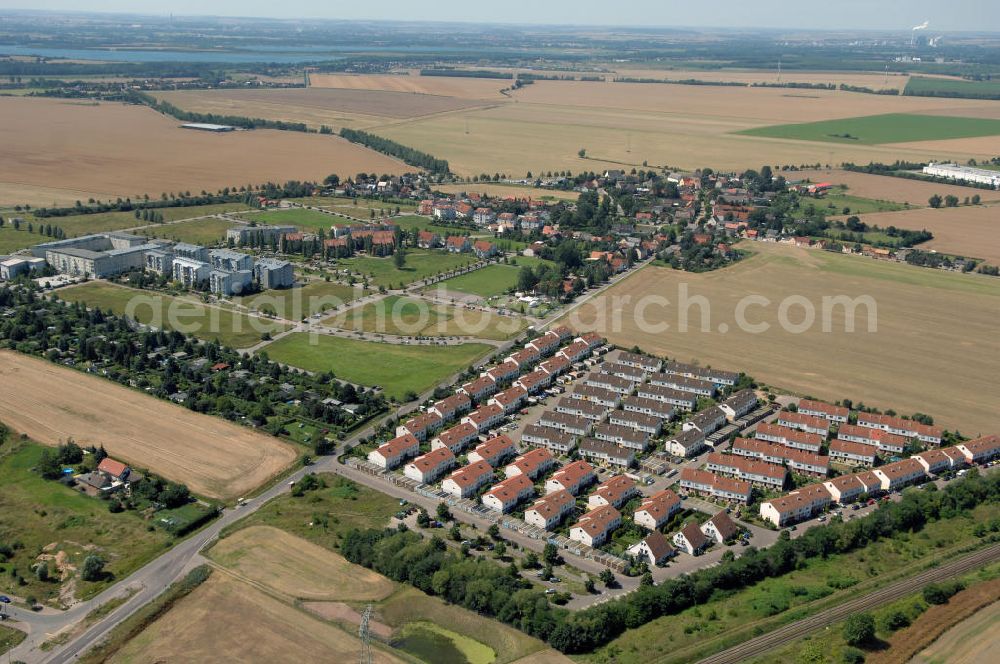 Großkugel from above - Der Gewerbepark Großkugel bietet mehr als nur Gewerbegrundstücke. Flexible Grundstücksgrößen, bedarfsgerechten Zuschnitt der Grundstücke, ebene Lage, sofortige Bebaubarkeit. Das alles in der Nähe des Flughafens Leipzig-Halle, der Autobahn A9 (Nürnberg - Berlin) und der Bundesstraße B6. Ein sehr guter Standort für Industrie-, Gewerbe- und Büroansiedlung. Ein Projekt der HVB-Immobilien AG.