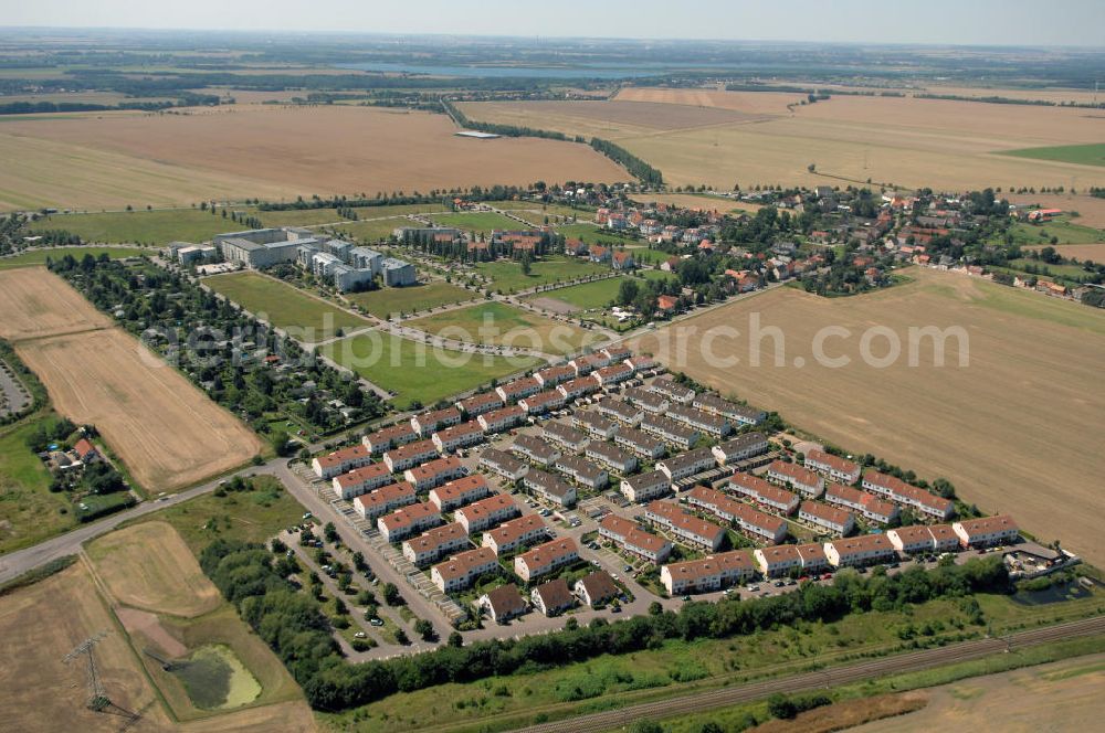 Großkugel from the bird's eye view: Der Gewerbepark Großkugel bietet mehr als nur Gewerbegrundstücke. Flexible Grundstücksgrößen, bedarfsgerechten Zuschnitt der Grundstücke, ebene Lage, sofortige Bebaubarkeit. Das alles in der Nähe des Flughafens Leipzig-Halle, der Autobahn A9 (Nürnberg - Berlin) und der Bundesstraße B6. Ein sehr guter Standort für Industrie-, Gewerbe- und Büroansiedlung. Ein Projekt der HVB-Immobilien AG.