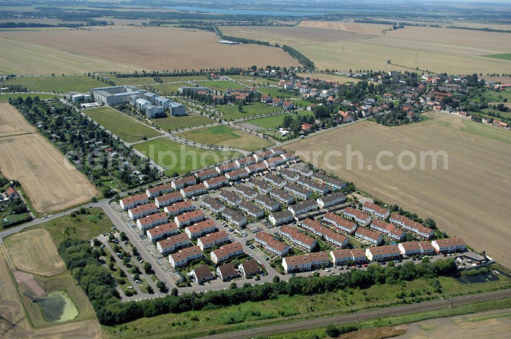 Aerial image Großkugel - Der Gewerbepark Großkugel bietet mehr als nur Gewerbegrundstücke. Flexible Grundstücksgrößen, bedarfsgerechten Zuschnitt der Grundstücke, ebene Lage, sofortige Bebaubarkeit. Das alles in der Nähe des Flughafens Leipzig-Halle, der Autobahn A9 (Nürnberg - Berlin) und der Bundesstraße B6. Ein sehr guter Standort für Industrie-, Gewerbe- und Büroansiedlung. Ein Projekt der HVB-Immobilien AG.