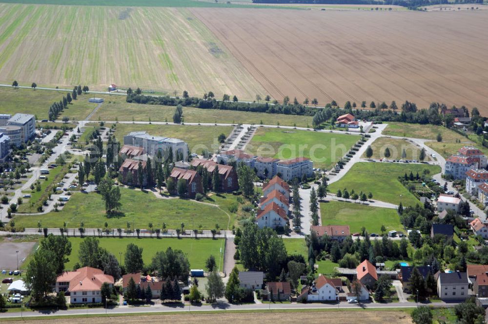 Großkugel from above - Der Gewerbepark Großkugel bietet mehr als nur Gewerbegrundstücke. Flexible Grundstücksgrößen, bedarfsgerechten Zuschnitt der Grundstücke, ebene Lage, sofortige Bebaubarkeit. Das alles in der Nähe des Flughafens Leipzig-Halle, der Autobahn A9 (Nürnberg - Berlin) und der Bundesstraße B6. Ein sehr guter Standort für Industrie-, Gewerbe- und Büroansiedlung. Ein Projekt der HVB-Immobilien AG.