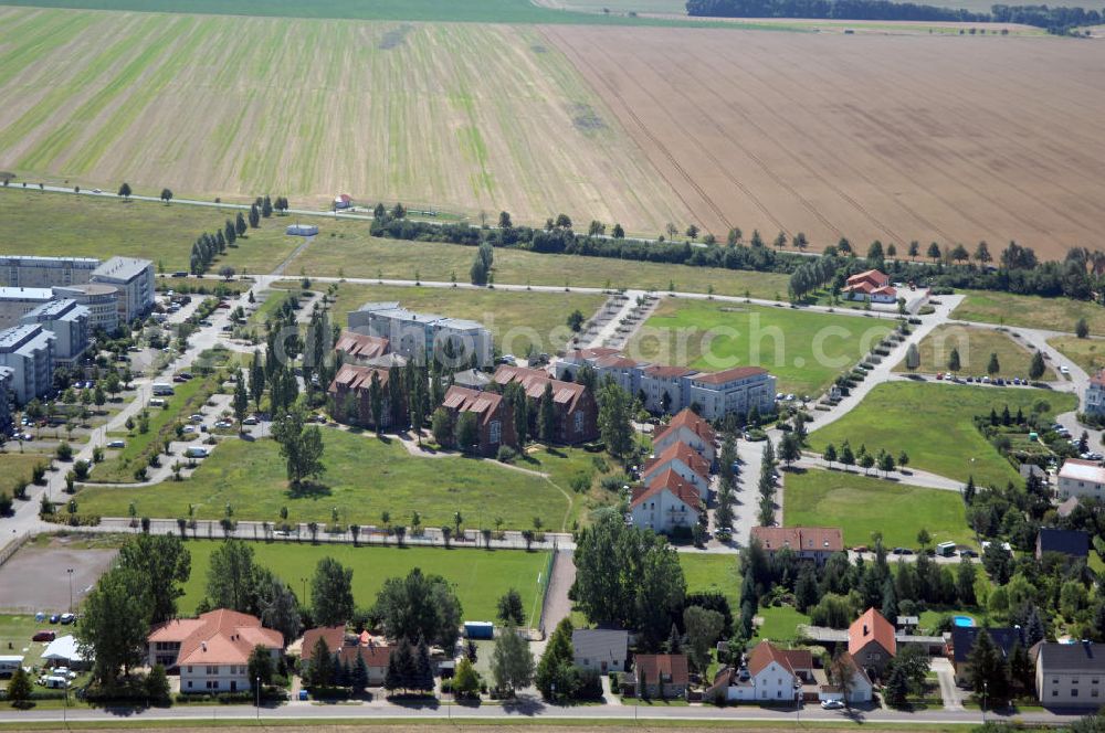 Großkugel from the bird's eye view: Der Gewerbepark Großkugel bietet mehr als nur Gewerbegrundstücke. Flexible Grundstücksgrößen, bedarfsgerechten Zuschnitt der Grundstücke, ebene Lage, sofortige Bebaubarkeit. Das alles in der Nähe des Flughafens Leipzig-Halle, der Autobahn A9 (Nürnberg - Berlin) und der Bundesstraße B6. Ein sehr guter Standort für Industrie-, Gewerbe- und Büroansiedlung. Ein Projekt der HVB-Immobilien AG.