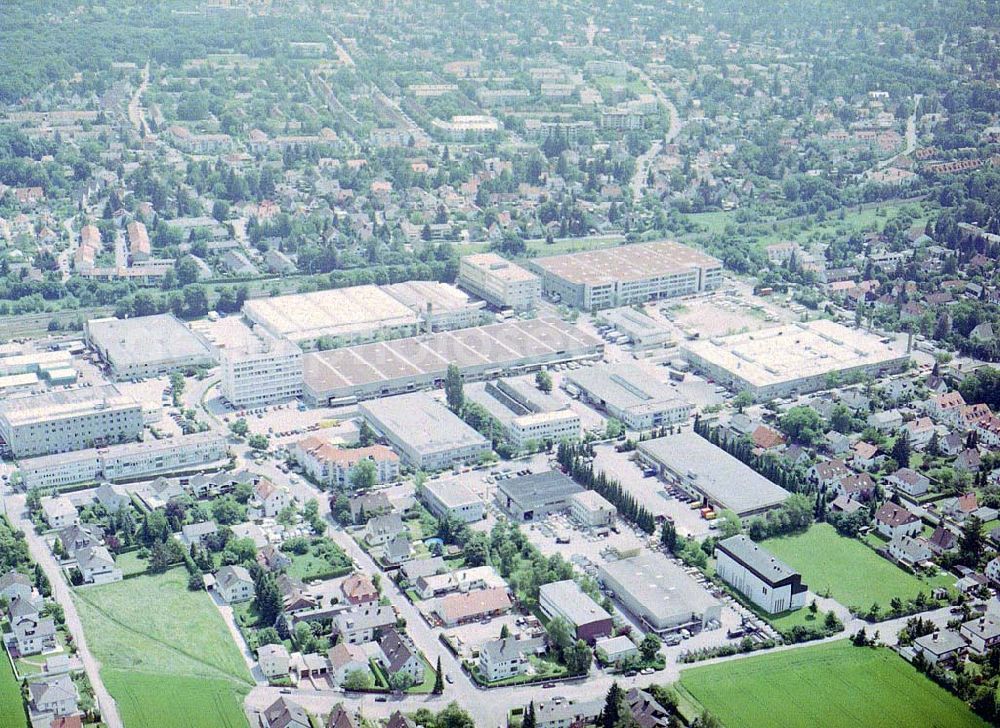 Aerial photograph München - Gewerbepark München - Allach am Kirschgelände / Nähe Allacher Straße - ein Objekt der HVB -Projekt München.