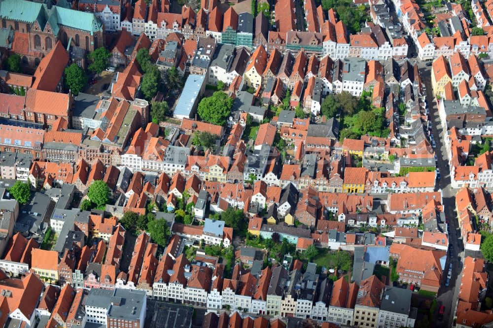 Aerial photograph Lübeck - Gabled houses of the old town in the center of Luebeck in Schleswig-Holstein