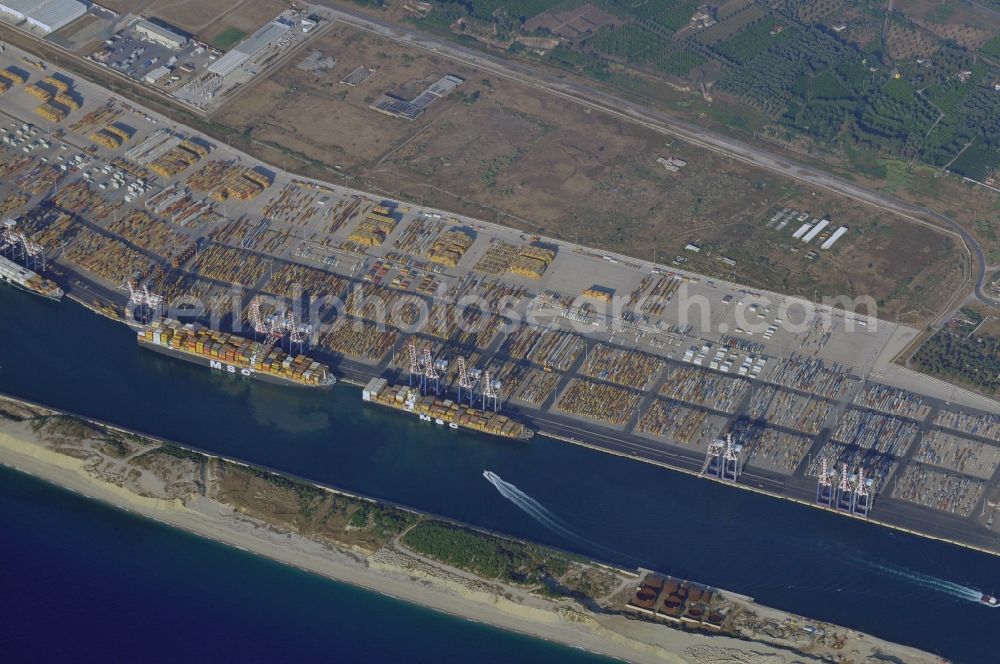 Aerial photograph Container Terminal - Gioia Tauro container terminal in Italy. The port Medcenter Container Terminal (MCT Medcenter, operators va Contship Italia Group) is the largest container port in Italy and one of the largest in Europe