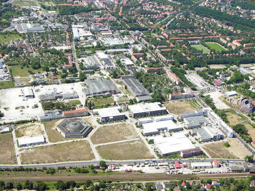 Aerial image Potsdam / BRB - GIP - Gewerbegebiet in Potsdam - Babelsberg neben den Babelsberger Filmstudios:Filmpark Babelsberg Großbeerenstraße 14482 Potsdam T: (0331) 721 27 50 F: (0331) 721 27 37 Gewerbepark: August-Bebel-Straße 26-53 14482 Potsdam