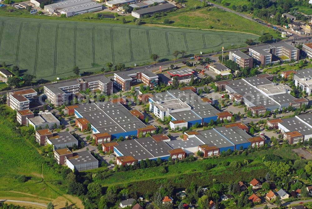 Aerial image Berlin - Blick auf den GIP-Gewerbepark Mahlsdorf der Union Investment Gruppe an der B1.