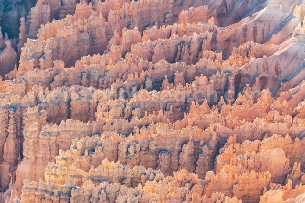 Bryce Canyon City from above - Rocky and mountainous landscape Felsformation in Bryce Canyon National Park in Bryce Canyon City in Utah, United States of America