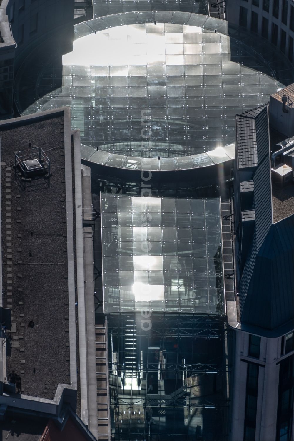 Leipzig from the bird's eye view: Glass roof Building of the shopping center Petersbogen in the district Zentrum in Leipzig in the state Saxony, Germany