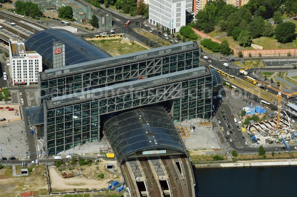 Berlin from the bird's eye view: View of the Berlin Central Station