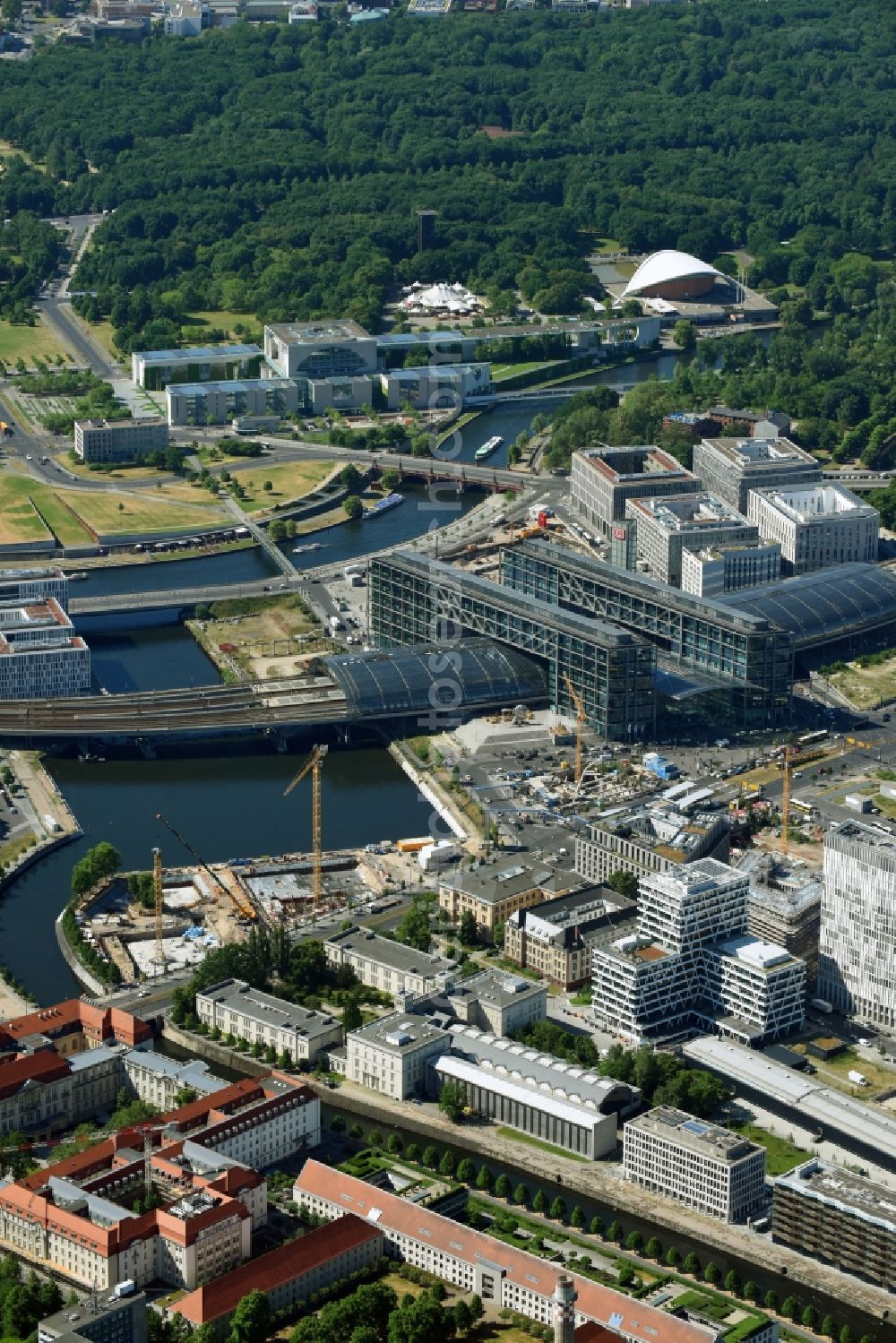 Aerial photograph Berlin - View of the Berlin Central Station