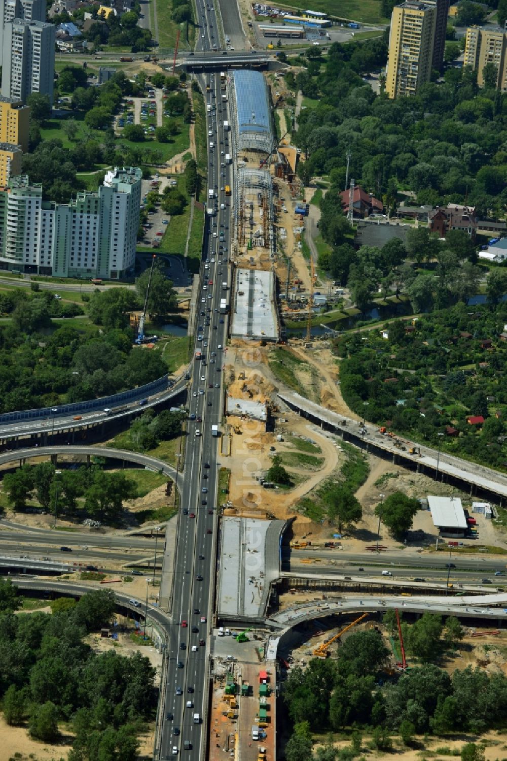 Aerial photograph Warschau - View of the glass roof mounting for expansion of the expressway Trasa Armii Krajowej in Warsaw in Poland