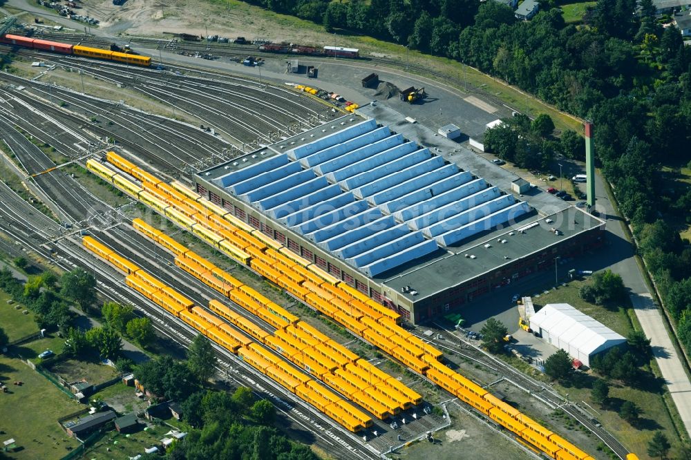 Aerial photograph Berlin - Tracks of U-Bahn at the depot of the operating plant in the district Neukoelln in Berlin, Germany