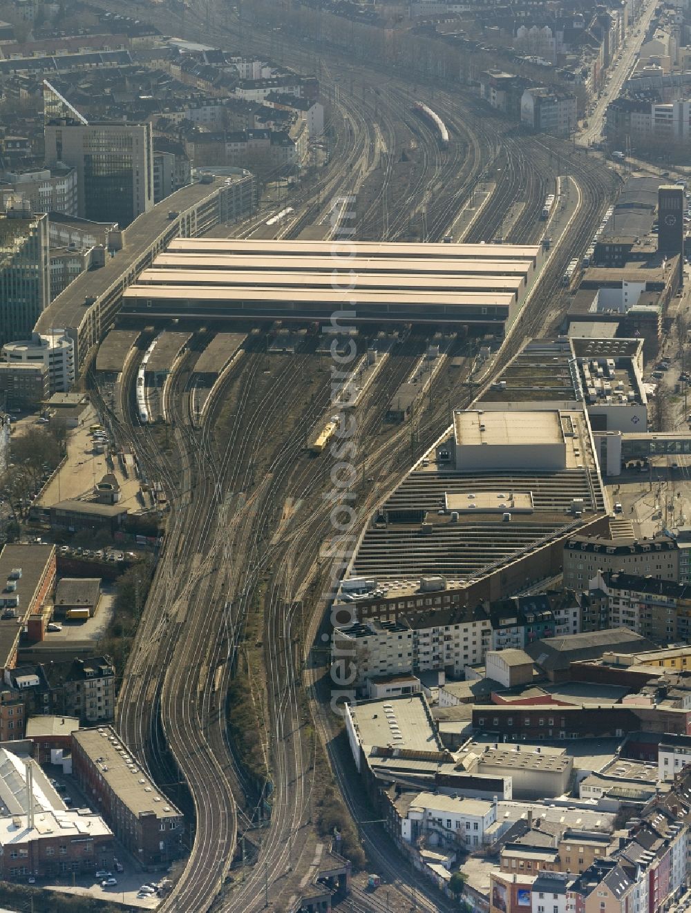 Düsseldorf from above - Railway tracks and buildings and the main station in Dusseldorf in North Rhine-Westphalia