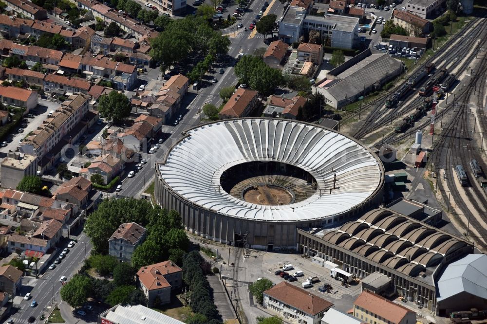 Avignon from the bird's eye view: Trackage and rail routes on the roundhouse - locomotive hall of the railway operations work on Avennue Pierre Semard in Avignon in Provence-Alpes-Cote d'Azur, France