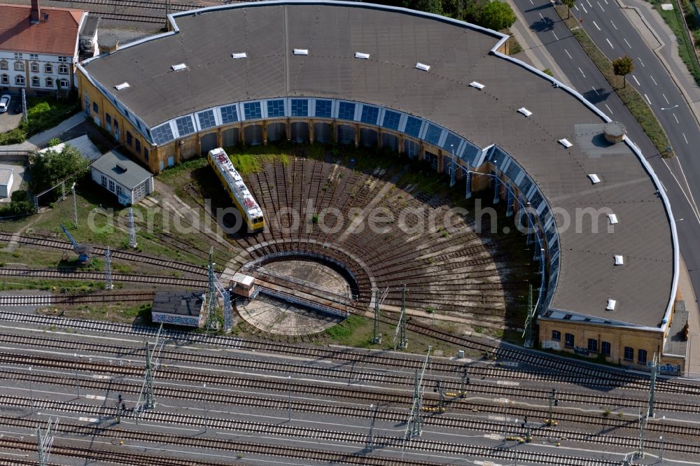 Aerial image Leipzig - Trackage and rail routes on the roundhouse - locomotive hall of the railway operations work in Leipzig in the state Saxony, Germany