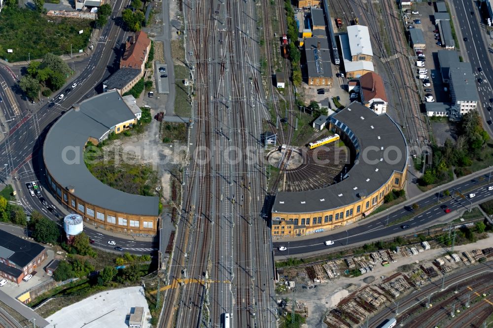Leipzig from the bird's eye view: Trackage and rail routes on the roundhouse - locomotive hall of the railway operations work in Leipzig in the state Saxony, Germany