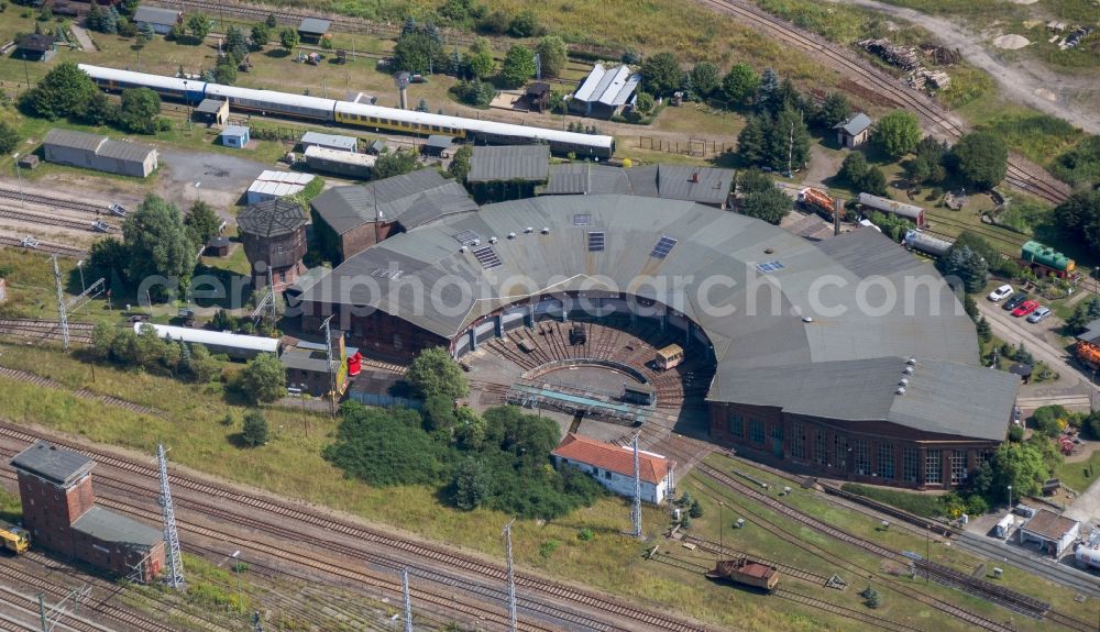 Aerial image Pasewalk - Trackage and rail routes on the roundhouse - locomotive hall of the railway operations work Lokschuppen Pomerania in Pasewalk in the state Mecklenburg - Western Pomerania, Germany