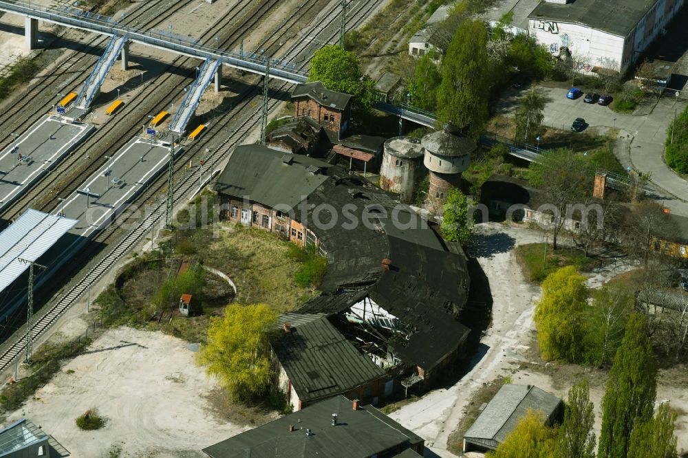 Neubrandenburg from the bird's eye view: Trackage and rail routes on the roundhouse - locomotive hall of the railway operations work in the district Kuessow in Neubrandenburg in the state Mecklenburg - Western Pomerania, Germany