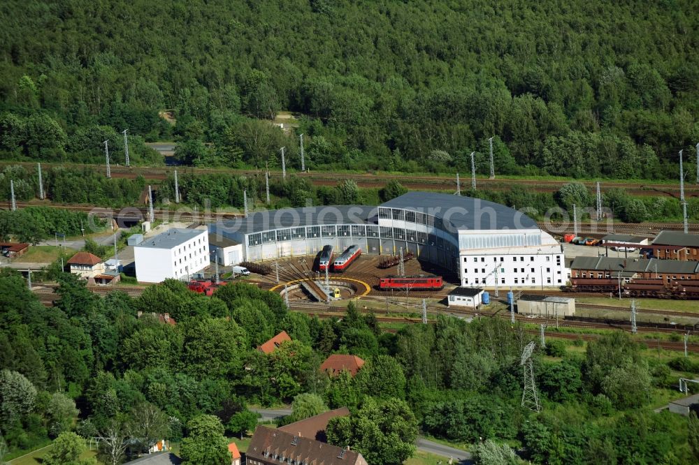 Senftenberg from the bird's eye view: Trackage and rail routes on the roundhouse - locomotive hall of the railway operations work in Senftenberg in the state Brandenburg, Germany