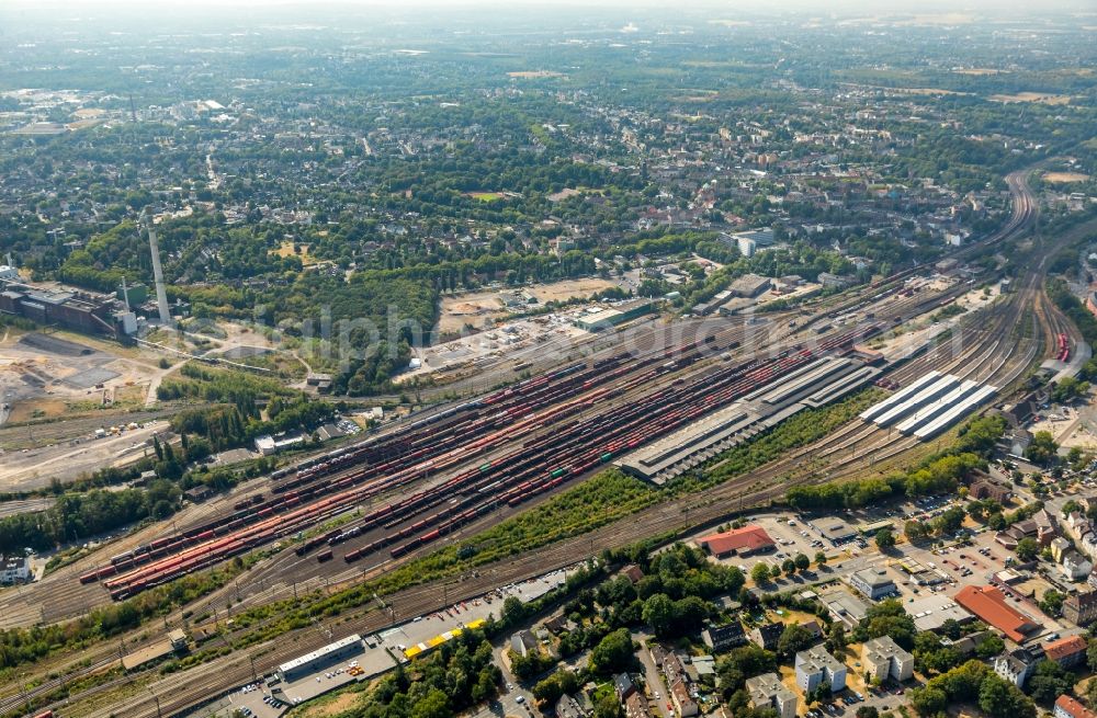 Herne from the bird's eye view: Railway tracks in the East of the main station of Wanne-Eickel in Herne in the state of North Rhine-Westphalia