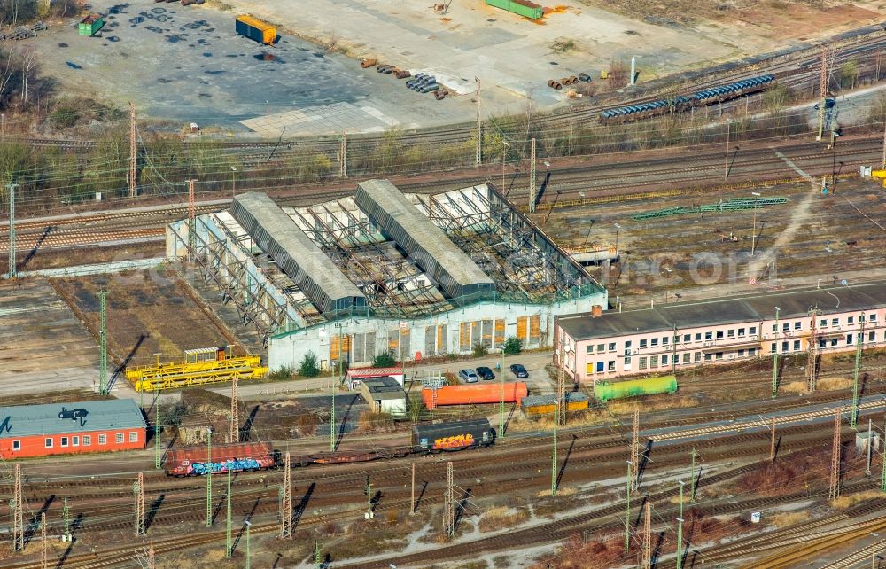 Hamm from the bird's eye view: Trackage and rail routes on the locomotive hall of the railway operations work in Hamm in the state North Rhine-Westphalia