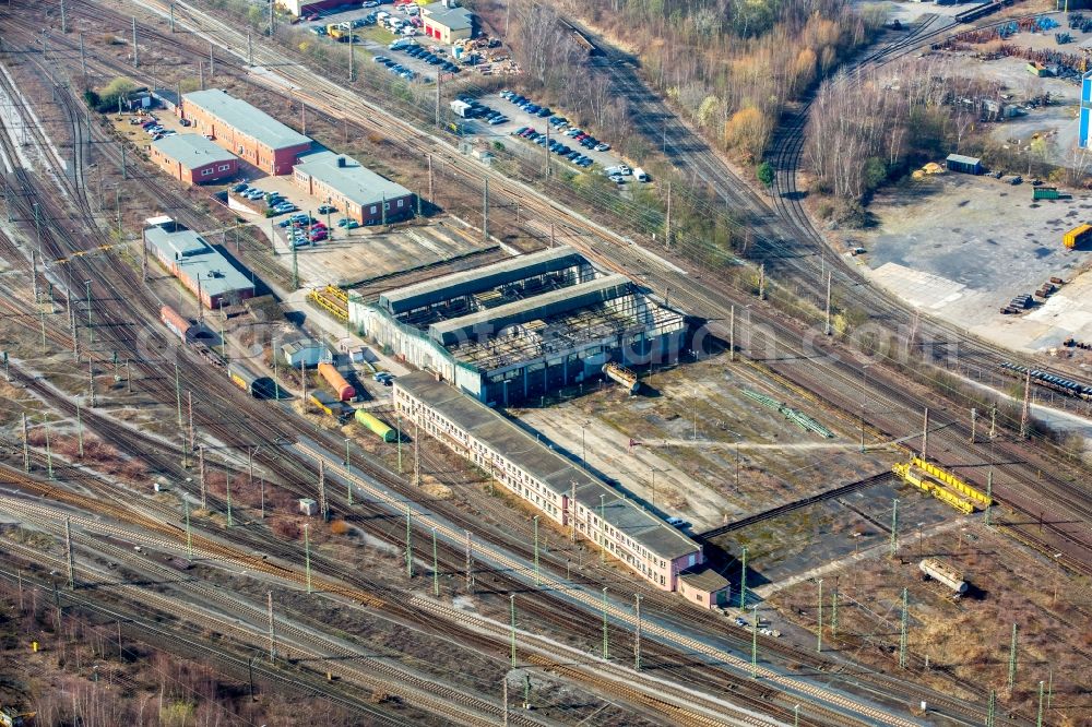 Hamm from the bird's eye view: Trackage and rail routes on the locomotive hall of the railway operations work in Hamm in the state North Rhine-Westphalia