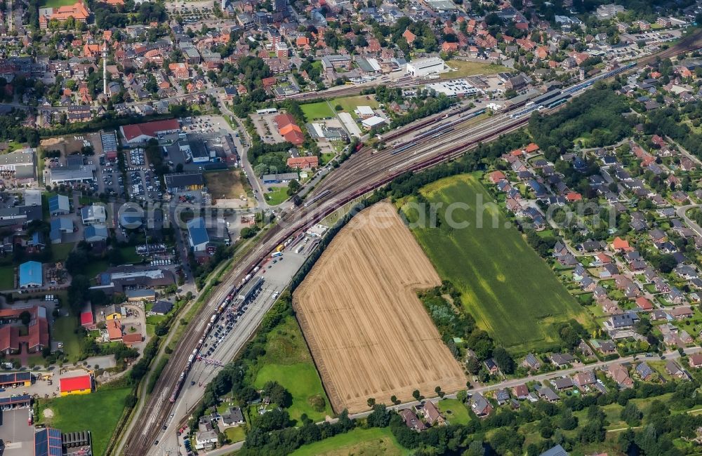 Aerial photograph Niebüll - Track layout and railway operations building in Niebuell in the state Schleswig-Holstein, Germany