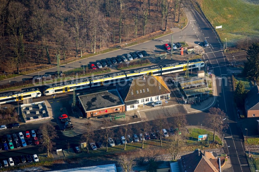 Aerial photograph Hamm - Station railway building Bockum-Hoevel of the Deutsche Bahn in Hamm in the state of North Rhine-Westphalia