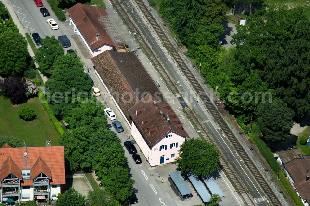 Aerial image Utting am Ammersee - Station railway building of trainstation Utting of the Deutsche Bahn on Bahnhofplatz in Utting am Ammersee in the state Bavaria, Germany