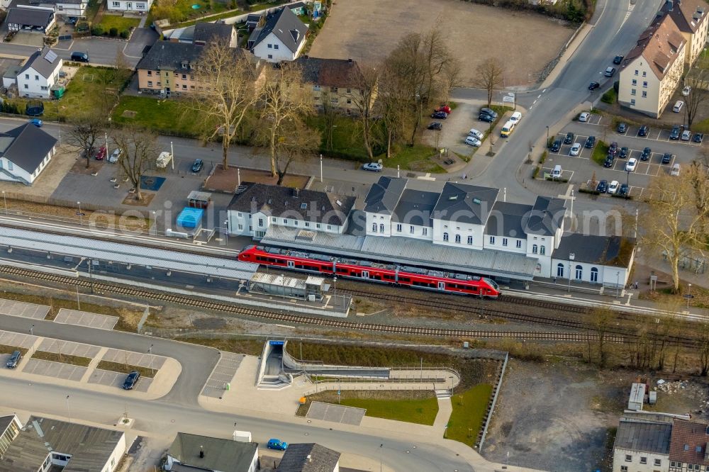 Arnsberg from the bird's eye view: Station railway building of the Deutsche Bahn in Arnsberg in the state North Rhine-Westphalia, Germany