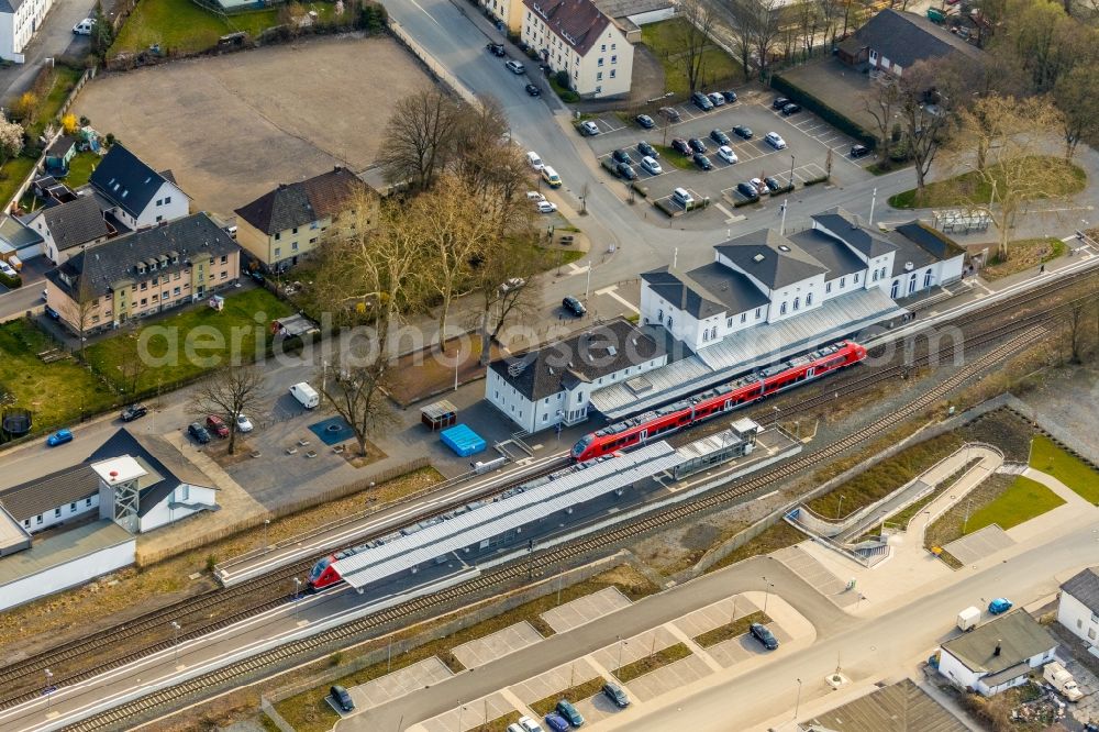 Arnsberg from the bird's eye view: Station railway building of the Deutsche Bahn in Arnsberg in the state North Rhine-Westphalia, Germany