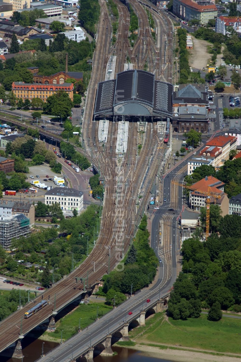 Dresden from the bird's eye view: Station railway building of the Deutsche Bahn in Dresden in the state Saxony, Germany