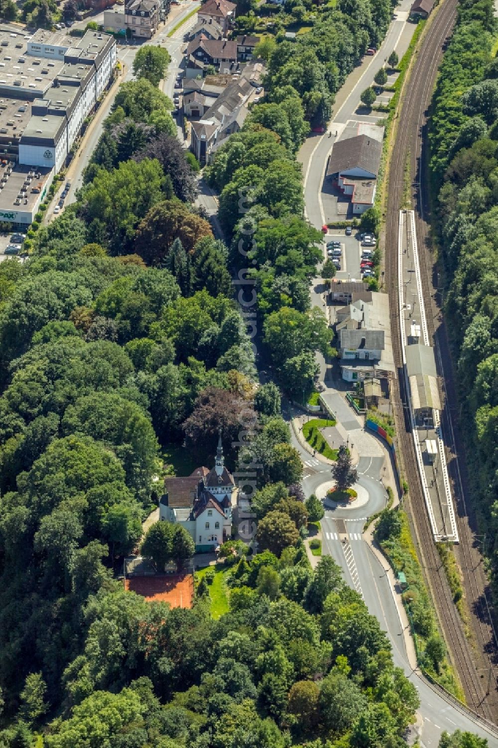 Aerial photograph Ennepetal - Station railway building of the Deutsche Bahn in Ennepetal in the state North Rhine-Westphalia, Germany