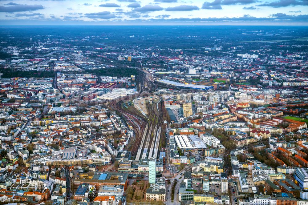 Aerial image Hamburg - Railway tracks and facilities of the Deutsche Bahn at the train station Hamburg-Altona in Hamburg in Germany. There are plans to redevelop the area