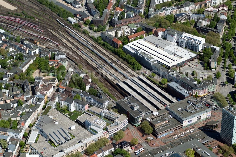 Aerial image Hamburg - Station railway building of the Deutsche Bahn in Hamburg, Germany