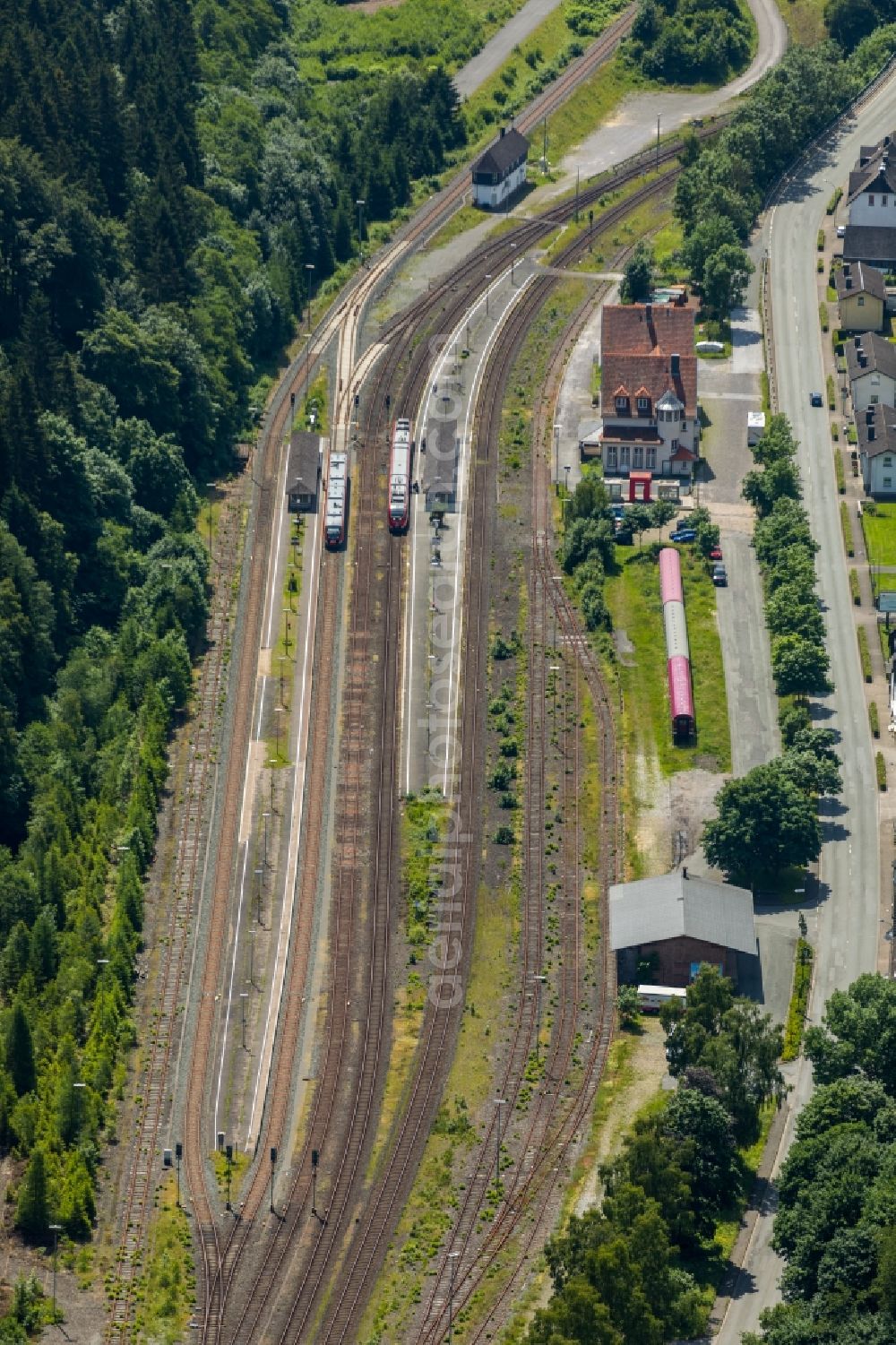 Aerial photograph Brilon - Station railway building of the Deutsche Bahn in Brilon in the state North Rhine-Westphalia, Germany