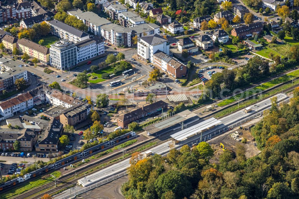 Dinslaken from the bird's eye view: Station railway building of the Deutsche Bahn on place Bahnhofsplatz in Dinslaken at Ruhrgebiet in the state North Rhine-Westphalia, Germany