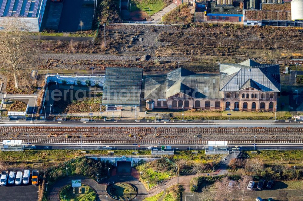 Aerial photograph Dorsten - Station railway building of the Deutsche Bahn in the district Feldmark in Dorsten in the state North Rhine-Westphalia, Germany