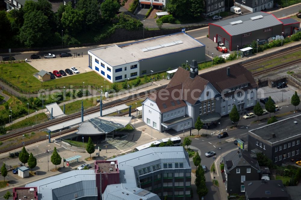 Aerial photograph Lennep - Station railway building of the Deutsche Bahn in Lennep in the state North Rhine-Westphalia, Germany