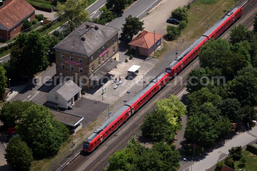 Aerial photograph Münnerstadt - Station railway building of the Deutsche Bahn in Muennerstadt in the state Bavaria, Germany