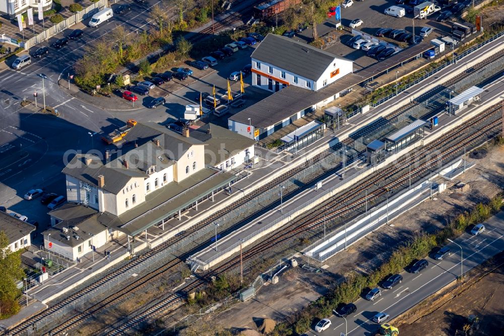 Arnsberg from the bird's eye view: Station railway building of the Deutsche Bahn in Arnsberg in the state North Rhine-Westphalia, Germany